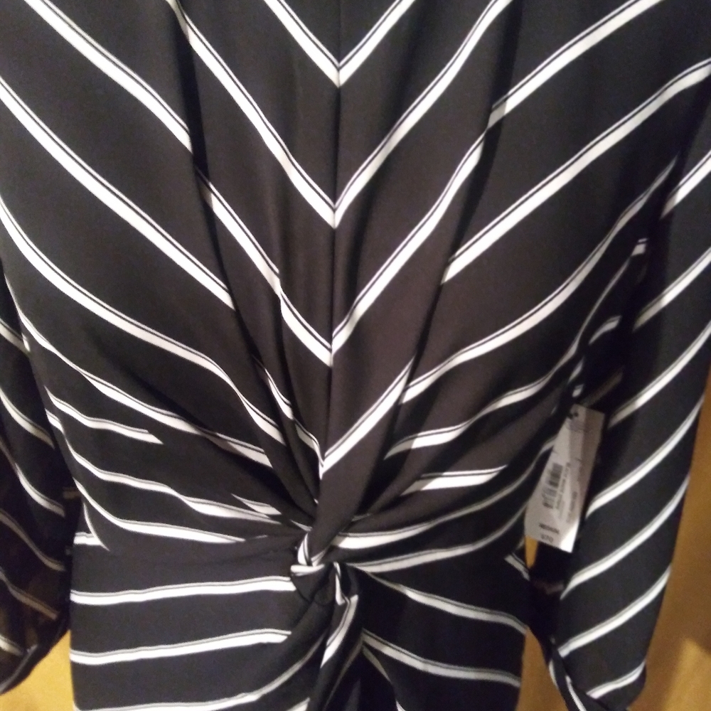 Women's size medium dress - Picture 3 of 7